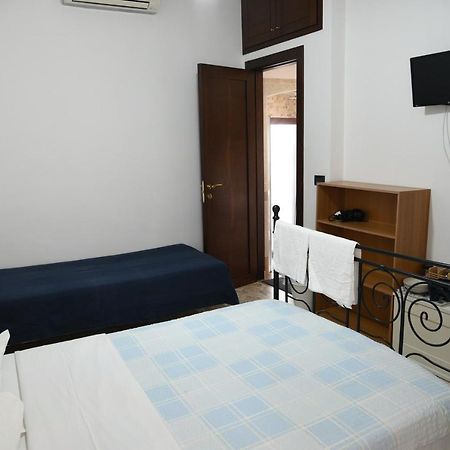 Corte Trecantaia 11 Holiday Hotel บารี ภายนอก รูปภาพ