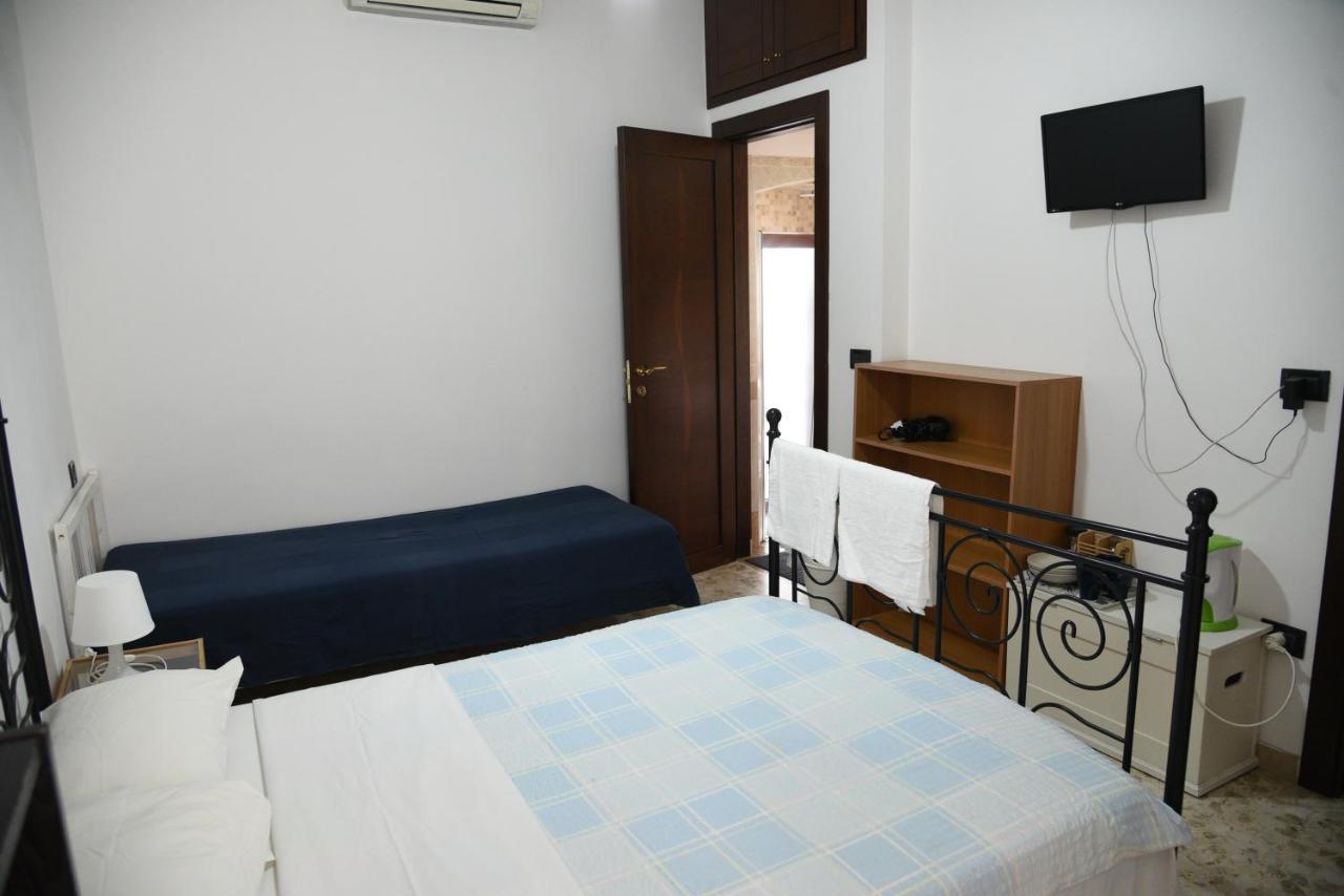 Corte Trecantaia 11 Holiday Hotel บารี ภายนอก รูปภาพ